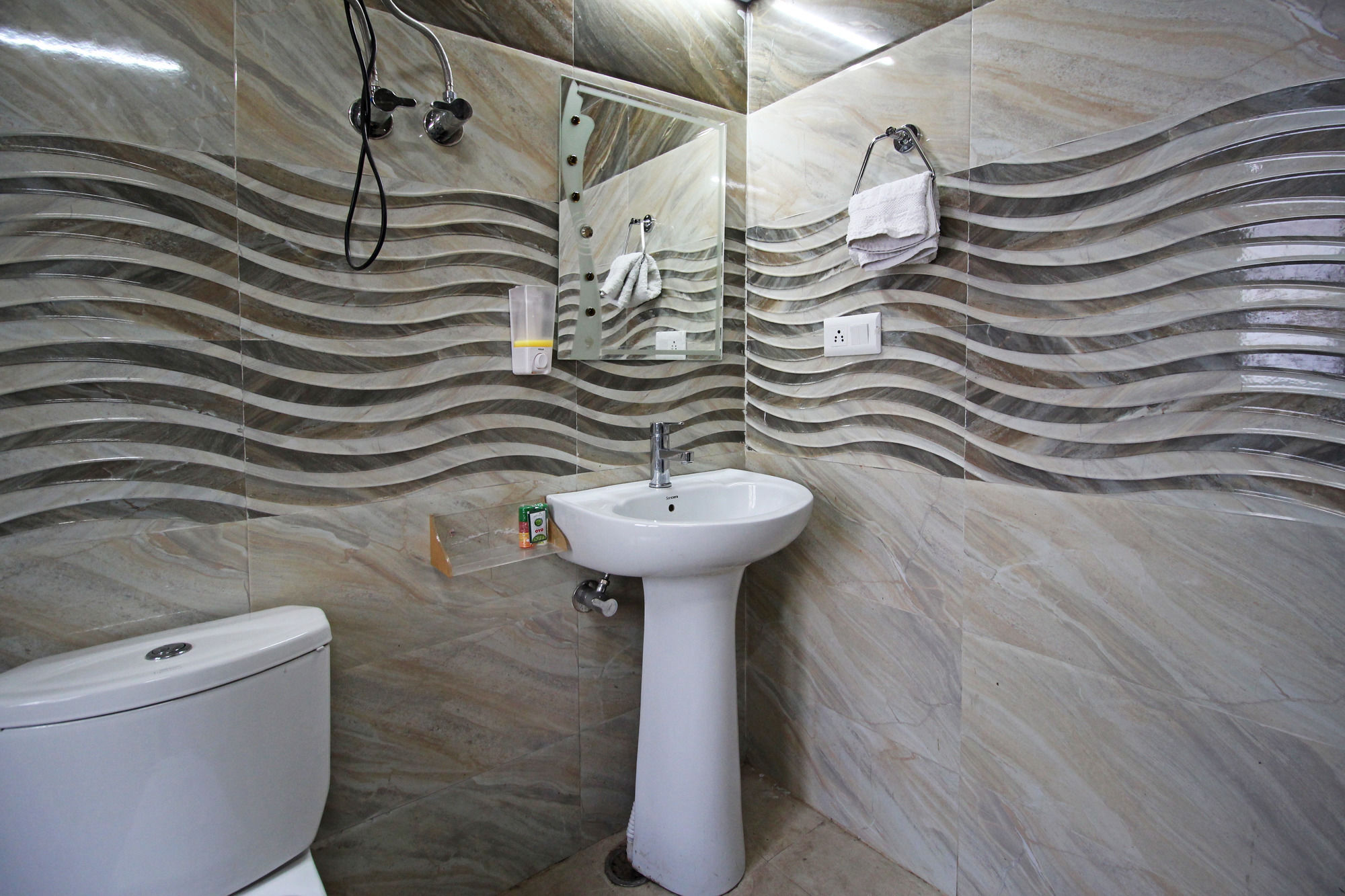 Oyo 5248 Surbee Resorts Mussoorie Esterno foto